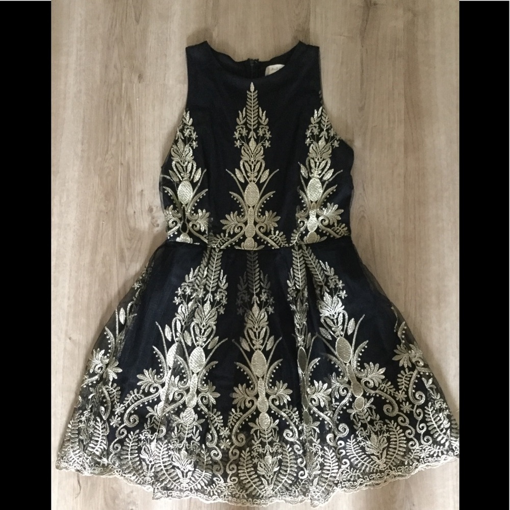 BLACK AND WHITE FORMAL DRESS